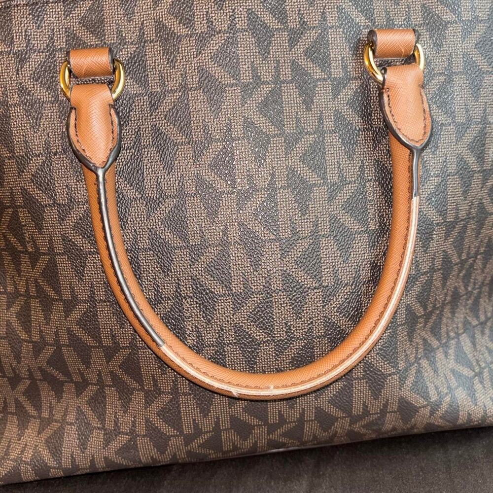 Michael Kors Large Dome Satchel *handle wear / otherwise excellent condition* - Picture 4 of 8